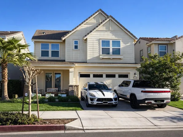 118 Chickadee Ln, Gilroy, CA 95020