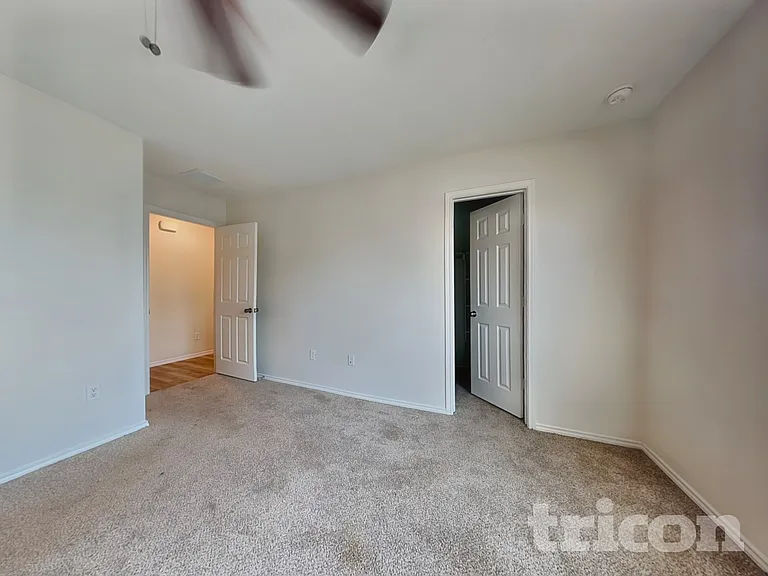 1125 Waggoner Dr — Photo 8