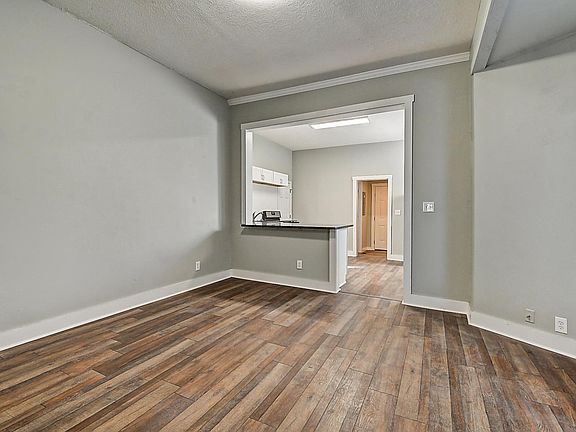 5th image of 109 N Arsenal Ave