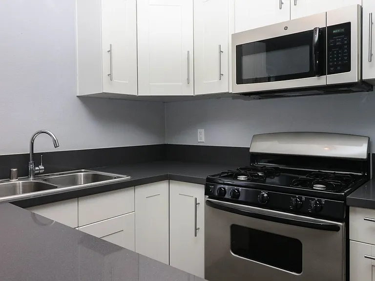 50 Granada Ave — Photo 3