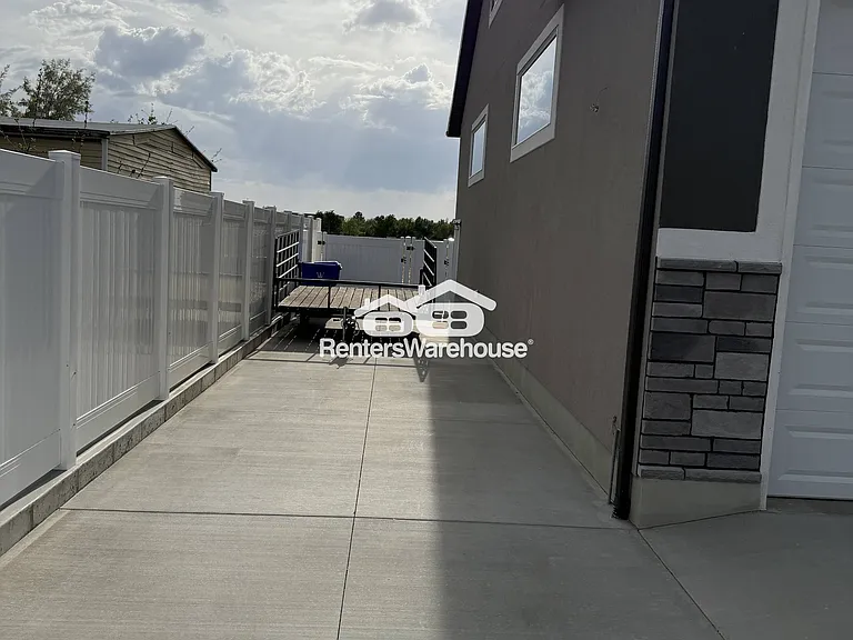 373 N 2625 W — Photo 4