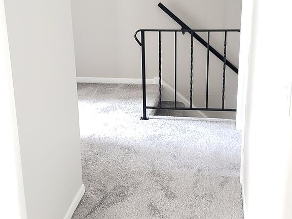 3rd image of 608 Sunflower Dr