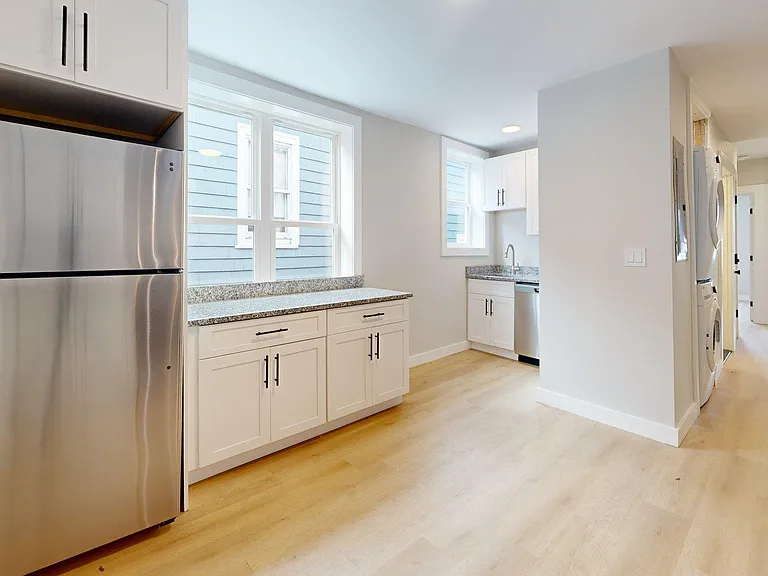 273 Maverick St #7 — Photo 2