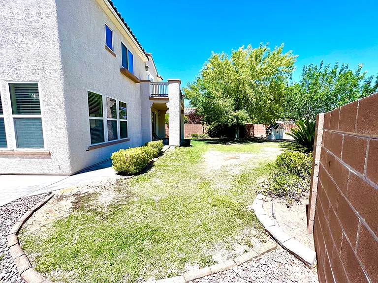 7140 Charter Crest St — Photo 88
