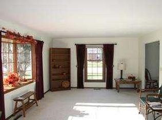 9830 W Huntington Dr, Mequon, WI 53097