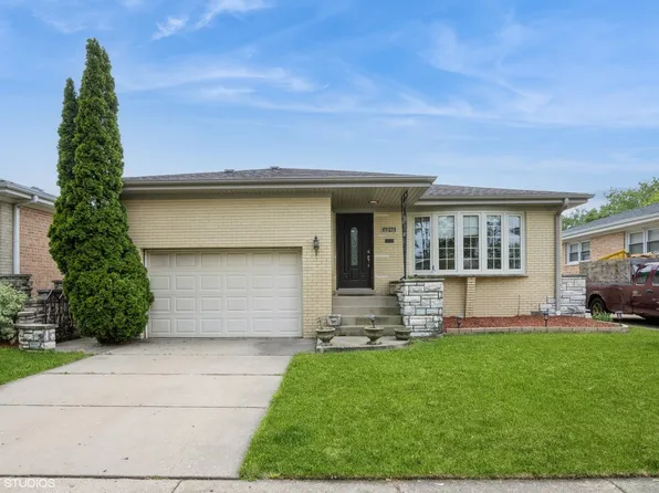 6846 N Dowagiac Ave, Chicago, IL 60646