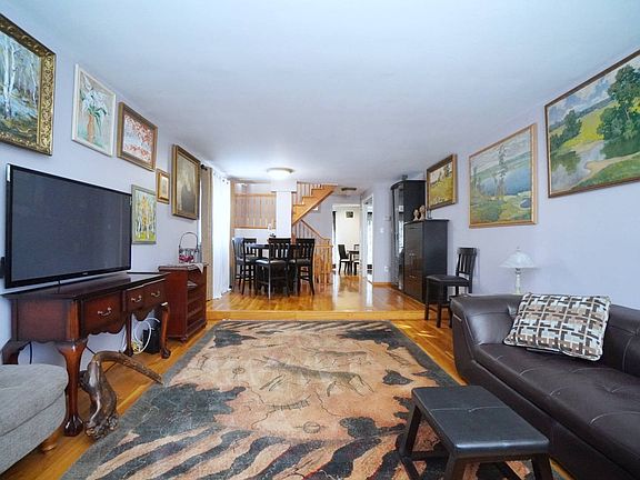 3rd image of 244 Greencroft Ave
