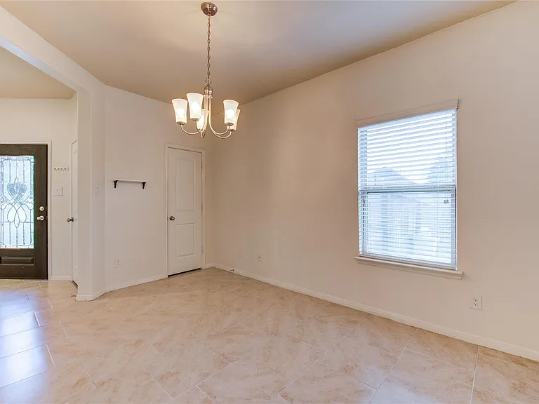 734 Mill Spring Ct — Photo 10