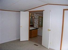 4th image of 1529 Creek Side Cir