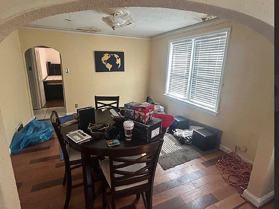 5th image of 2218 Farrar St
