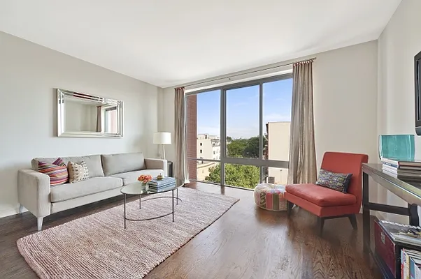 Rented by MNS | media 3