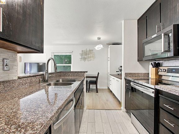 5th image of 1751 Liberty St APT 105