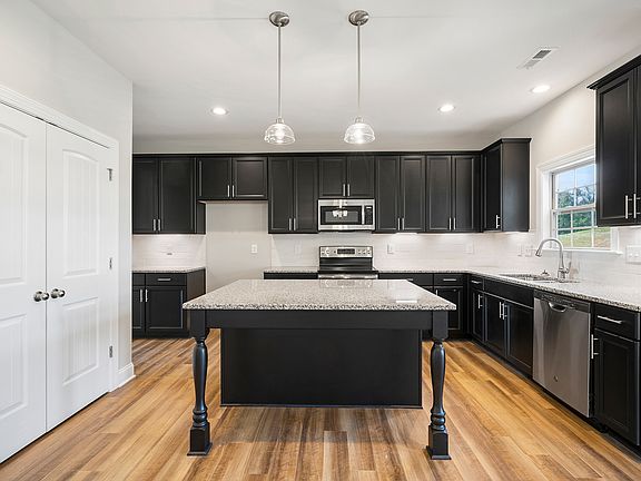 Images of the home are for illustrative purposes only and should never be relied upon