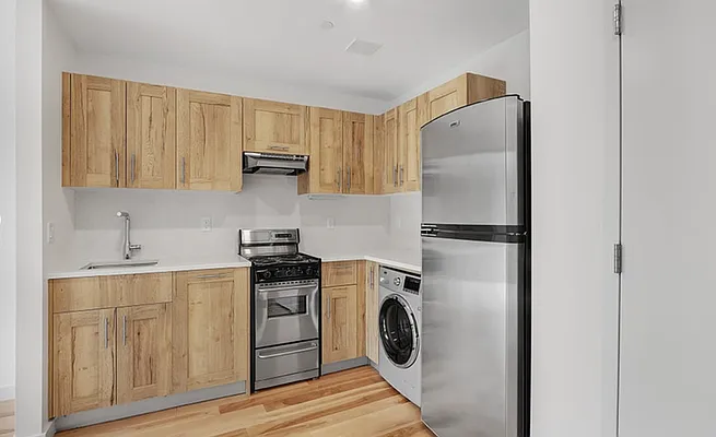 Rented by REZI | media 24