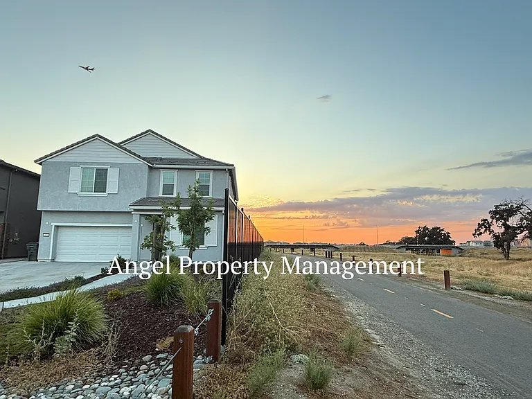 433 Fuchsia Ct — Photo 26