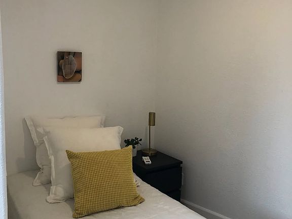4th image of 3929 Stanford Dr