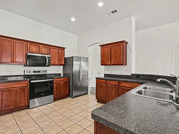 5th image of 516 Bent Oak Dr