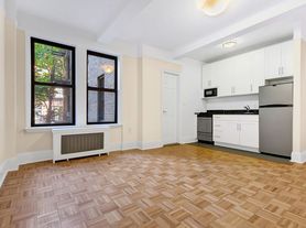 52 Clark St