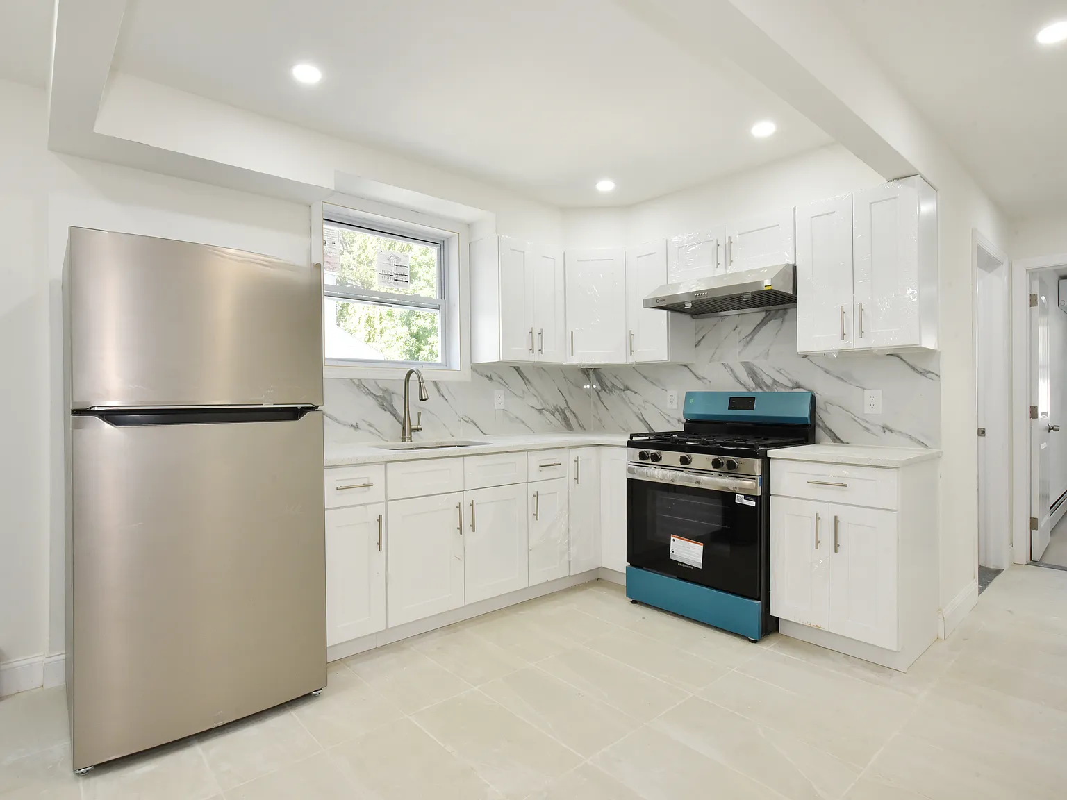 3 bed, $3,400 — Photo 3
