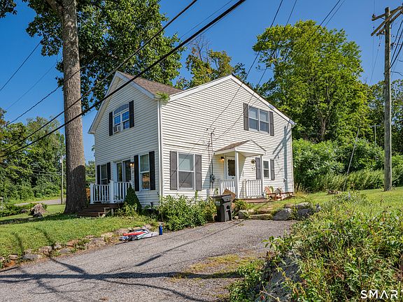 4th image of 325 East Wakefield Boulevard