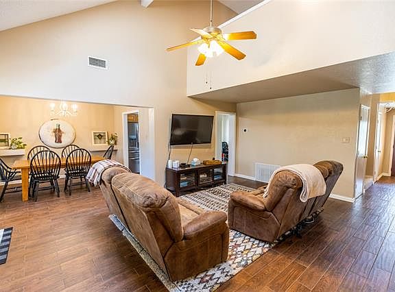 2nd image of 6002 Paradise Dr