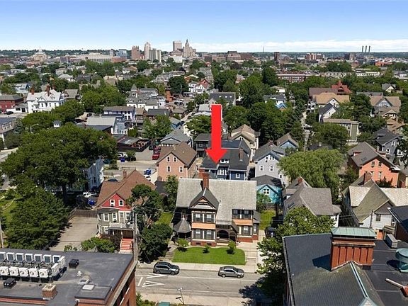 3rd image of 20 Bainbridge Ave