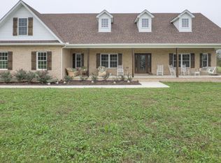 1351 Whiteside Hill Rd, Wartrace, TN 37183