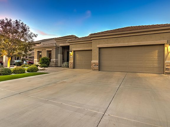 3rd image of 3036 E Canyon Creek Dr