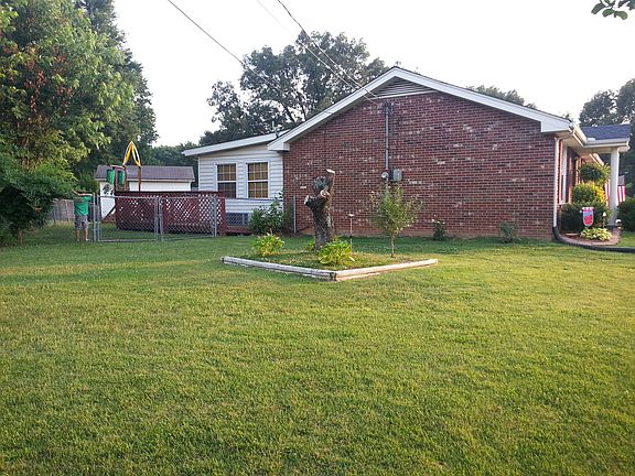2nd image of 2273 Blakemore Dr