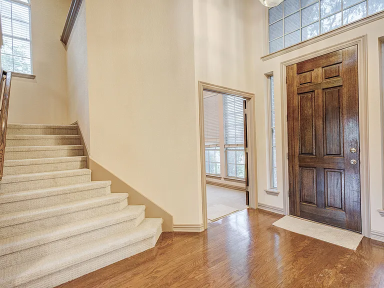 2010 Vista Dr — Photo 15