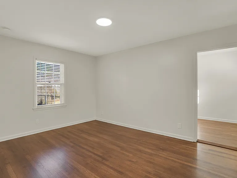 2058 Chatham Cv — Photo 25