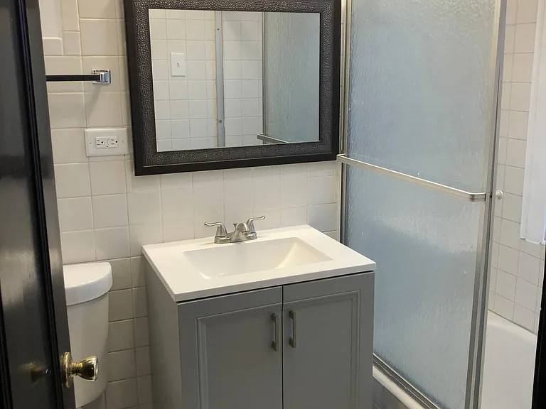 1618 N Tripp Ave #2 — Photo 4