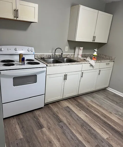 1722 Coker Ave — Photo 1