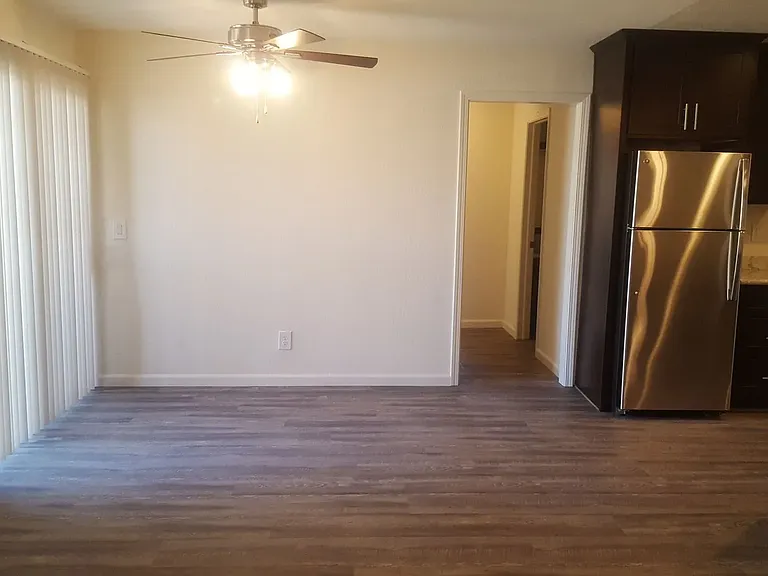 CENTRAL PARK APARTMENTS — Photo 11