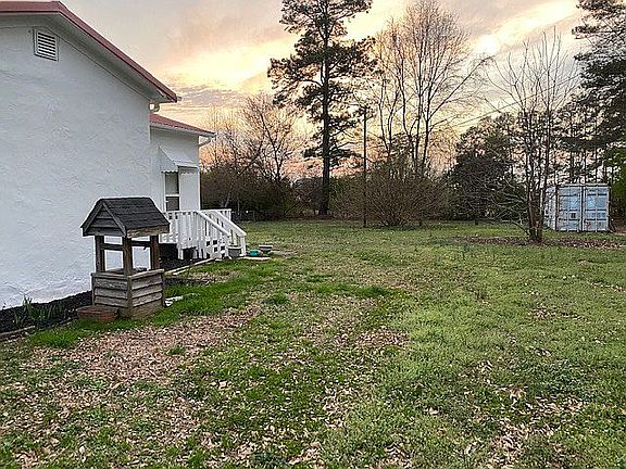 3rd image of 867 Battleground Rd