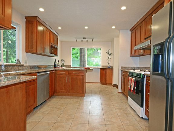 4th image of 17876 29th Ave NE