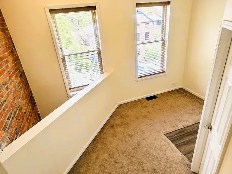1619 Mansfield St — Photo 18
