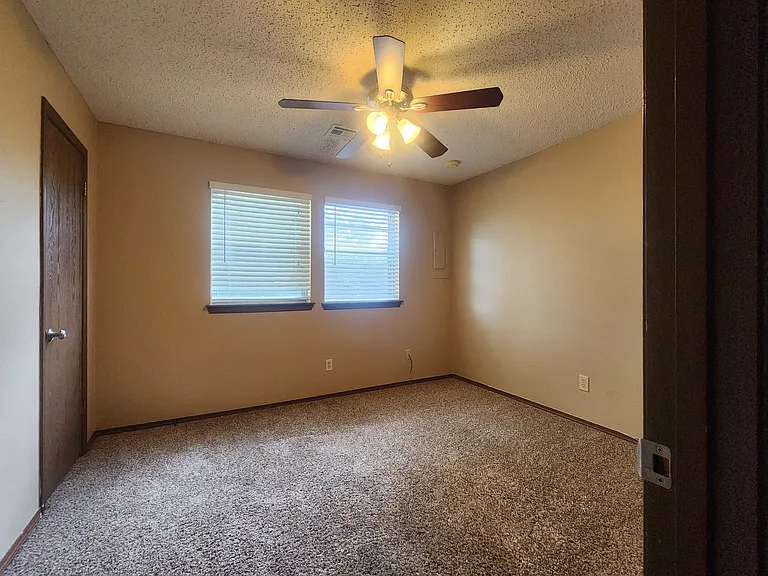 7938 NW Crossland Cir — Photo 15