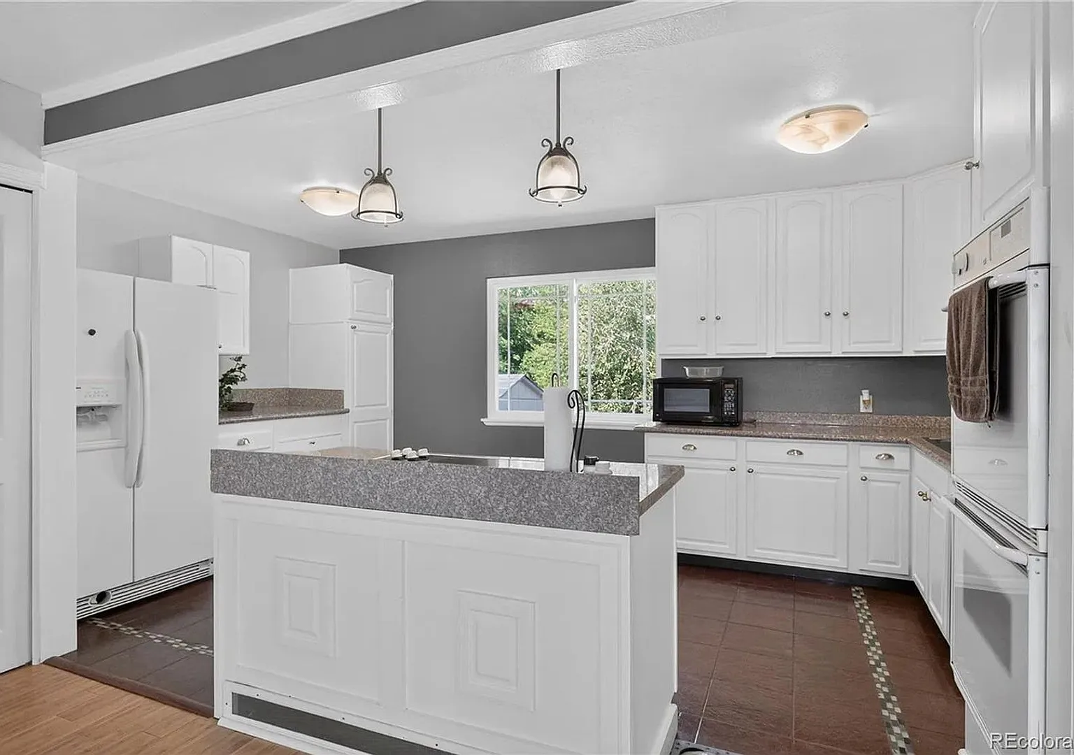 Homey 5BR House in Denver — Photo 2