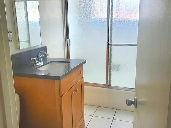 2nd image of 2320 Glendale Blvd #109