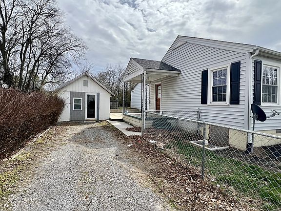 5th image of 1207 Walker St