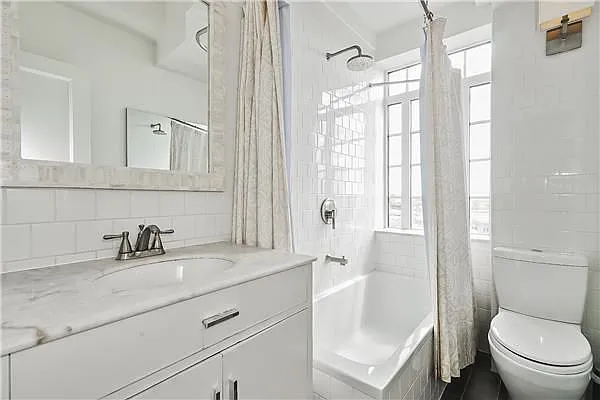 Sold by Avenue Sotheby's International Realty | media 22