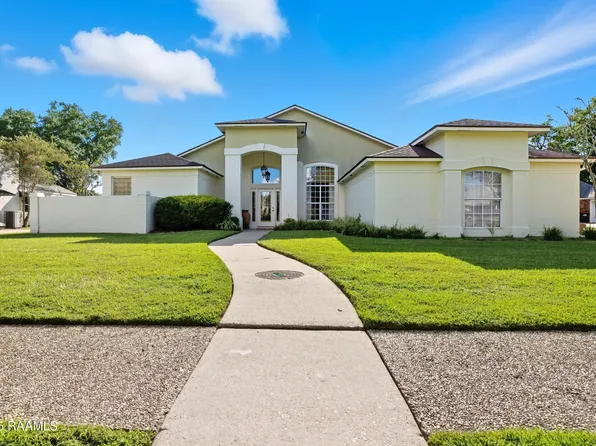 107 Innisbrook Dr, Broussard, LA 70518