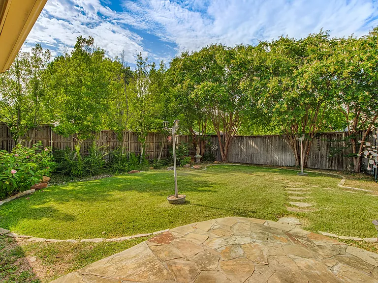 355 Aspenway Dr — Photo 24