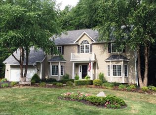 117 Alderwood Dr, Chagrin Falls, OH 44022