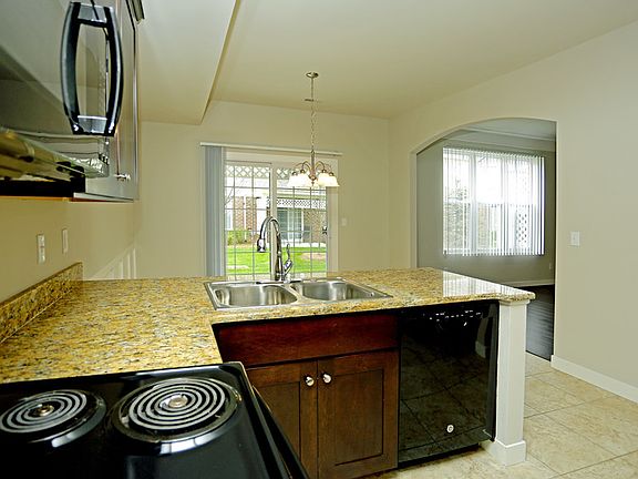 3rd image of 6195 Lindemere Ln #6
