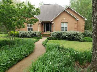 383 Morningside Dr, Selmer, TN 38375