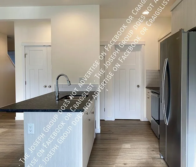 2285 Brome St #C — Photo 5