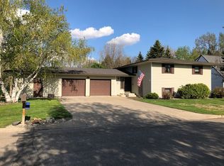 308 16th Ave SE, Devils Lake, ND 58301