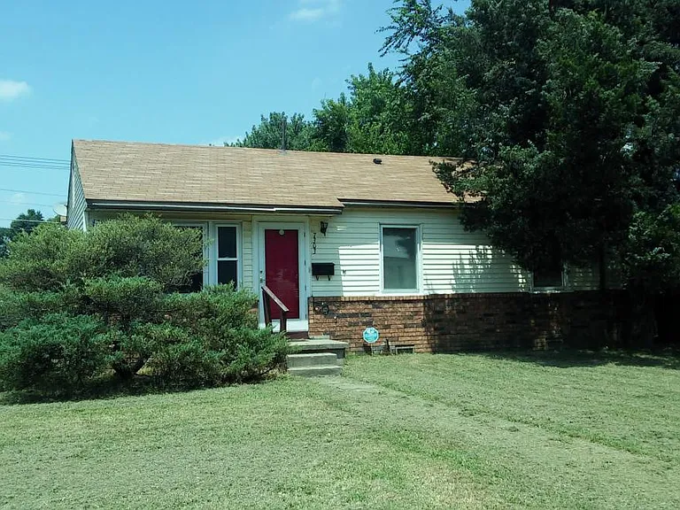 7303 E Jasper St — Photo 2